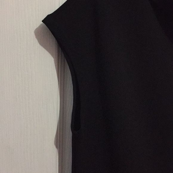 *SOLD* Cute Black Dress - Picture 5 of 6